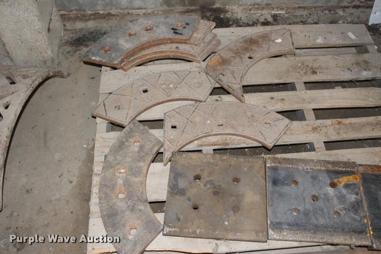 image for item L1997 2006 Diamond 1460B-41 tub grinder