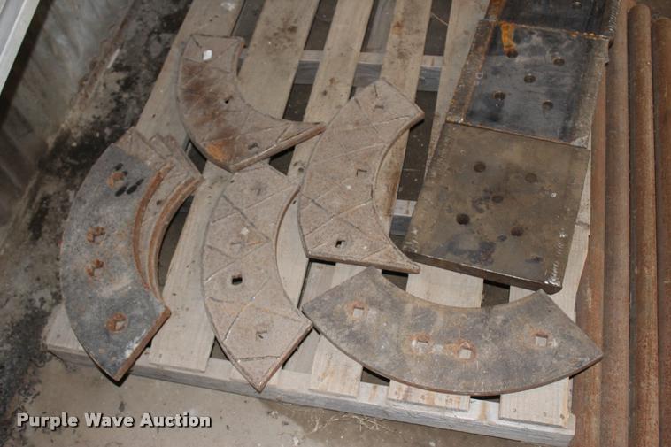 image for item L1997 2006 Diamond 1460B-41 tub grinder