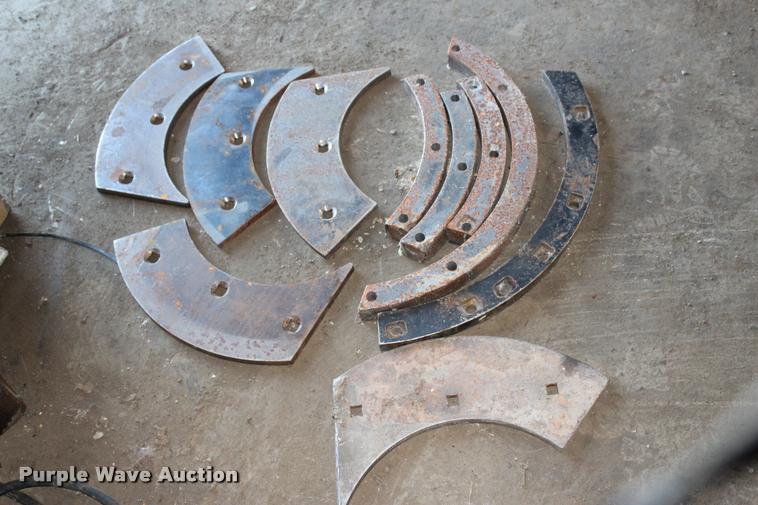 image for item L1997 2006 Diamond 1460B-41 tub grinder