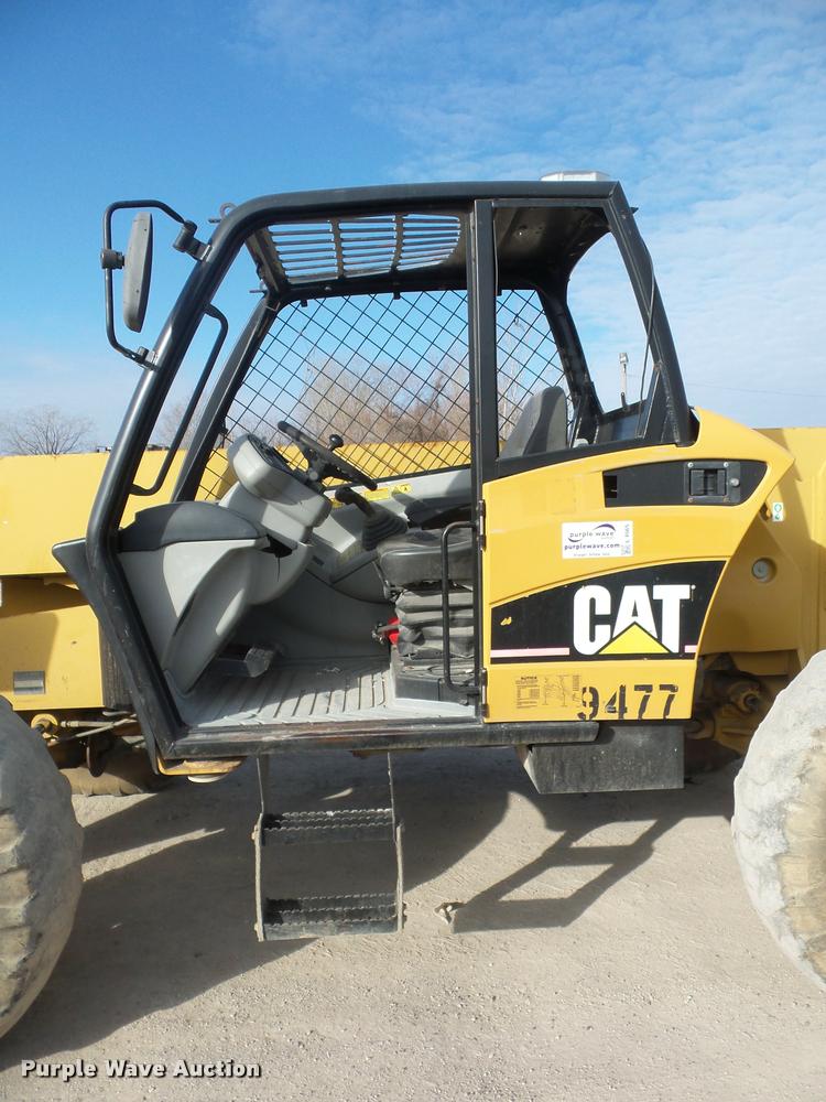image for item L4565 2005 Caterpillar TH4600 telehandler
