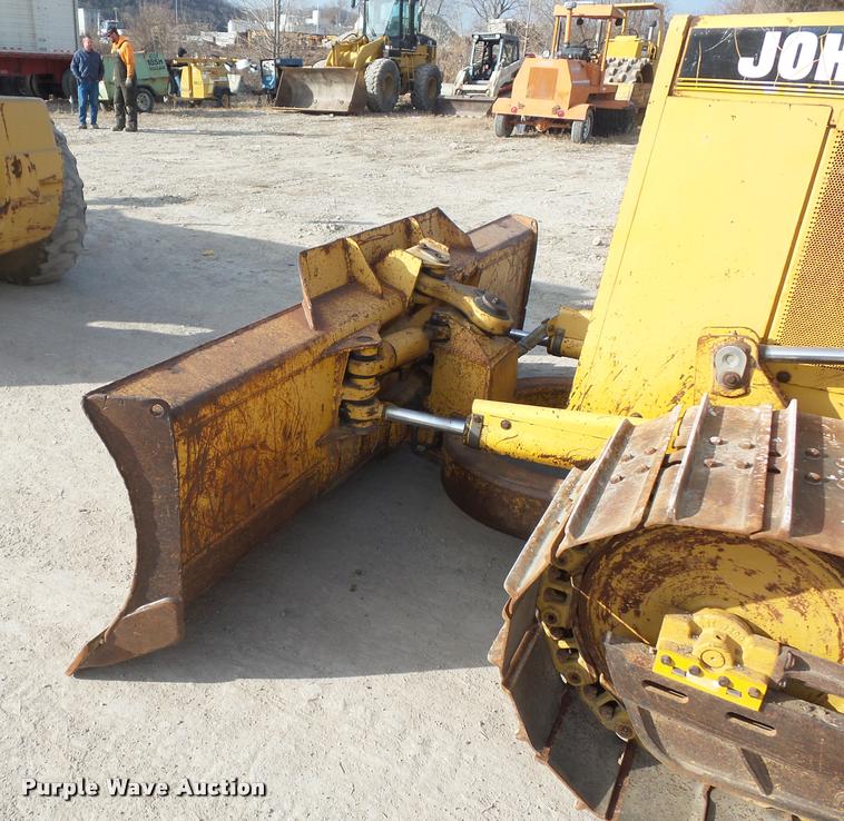 image for item L4566 1997 John Deere 450G LGP Series 4 dozer