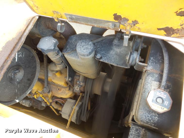 image for item L4566 1997 John Deere 450G LGP Series 4 dozer