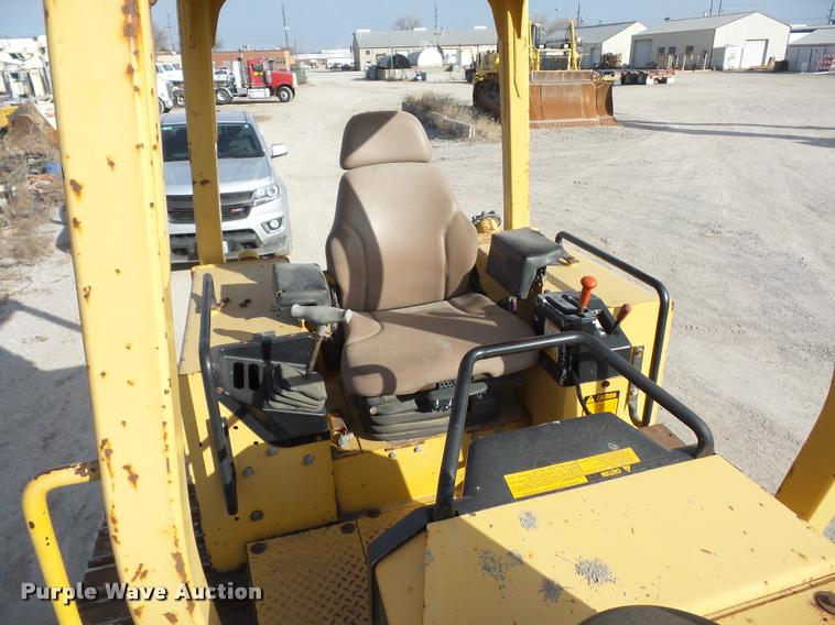 image for item L4566 1997 John Deere 450G LGP Series 4 dozer