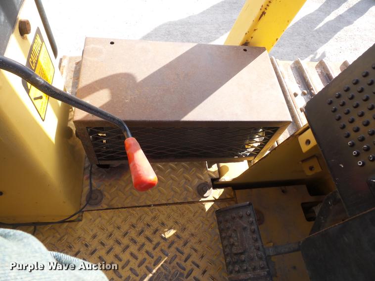 image for item L4566 1997 John Deere 450G LGP Series 4 dozer