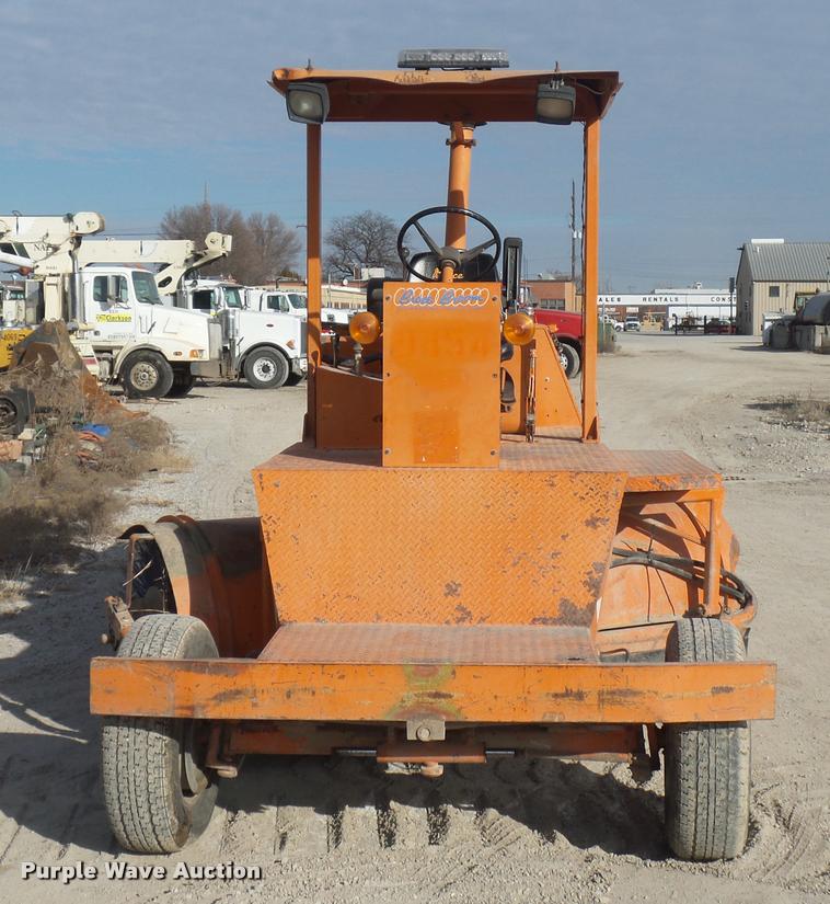 image for item L4567 1999 Broce Broom RC350 broom