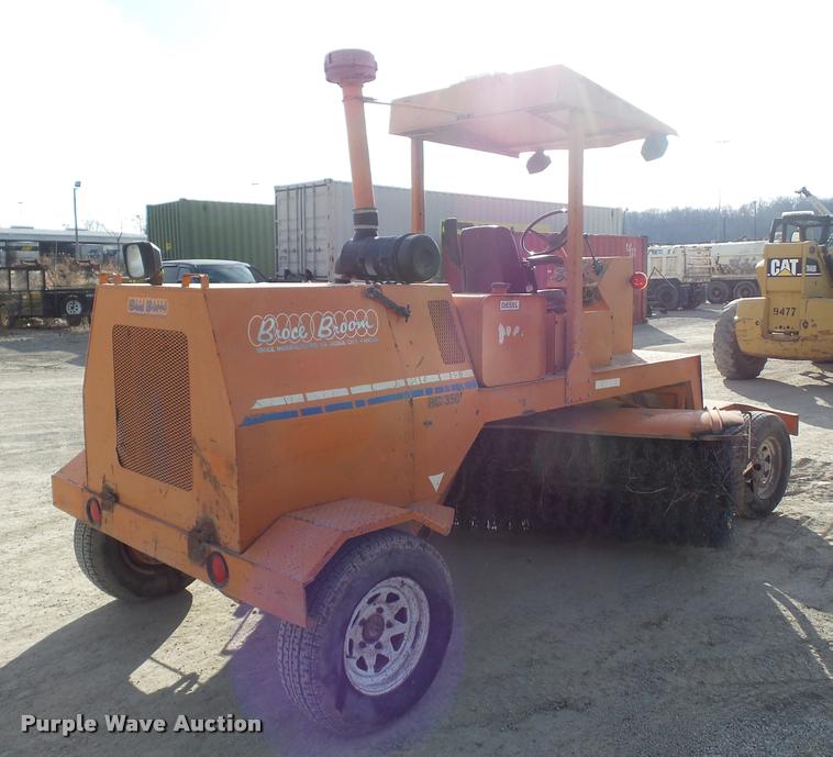 image for item L4567 1999 Broce Broom RC350 broom