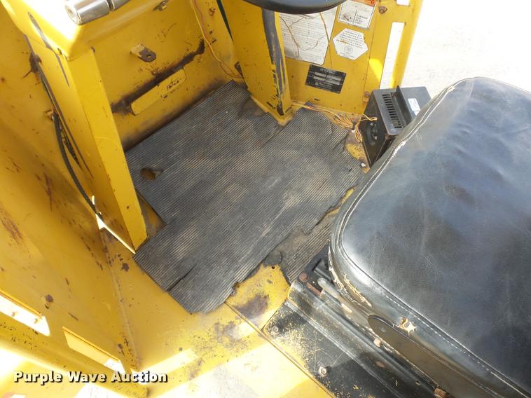 image for item L4568 1999 Hypac C852B single drum vibratory roller