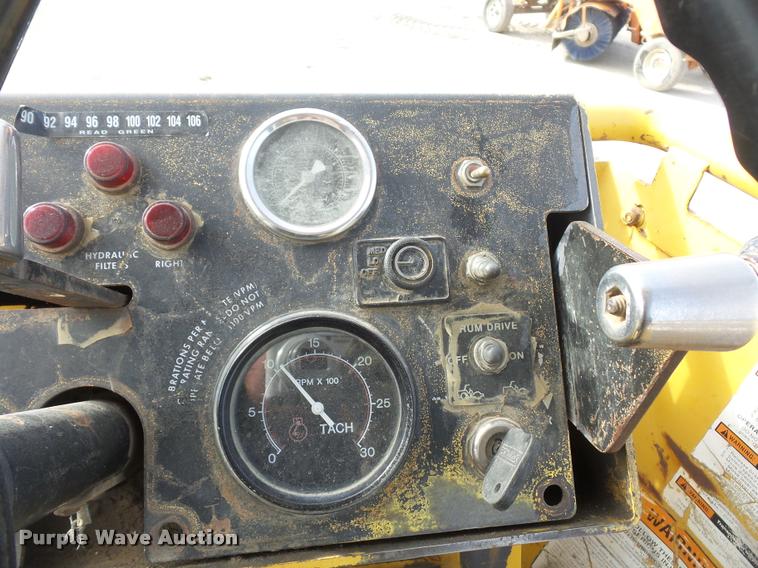 image for item L4568 1999 Hypac C852B single drum vibratory roller