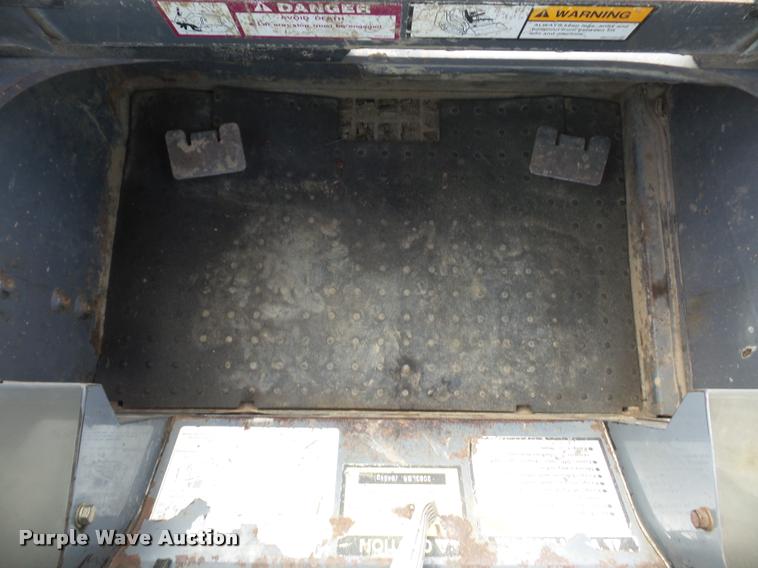 image for item L4569 2006 Takeuchi TL140 skid steer