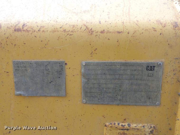 image for item L4570 2001 Caterpillar 928G wheel loader