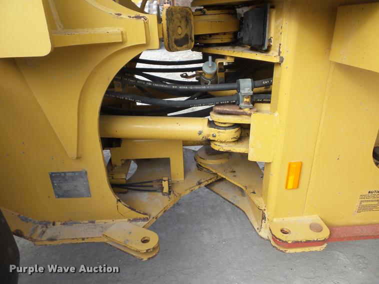 image for item L4570 2001 Caterpillar 928G wheel loader