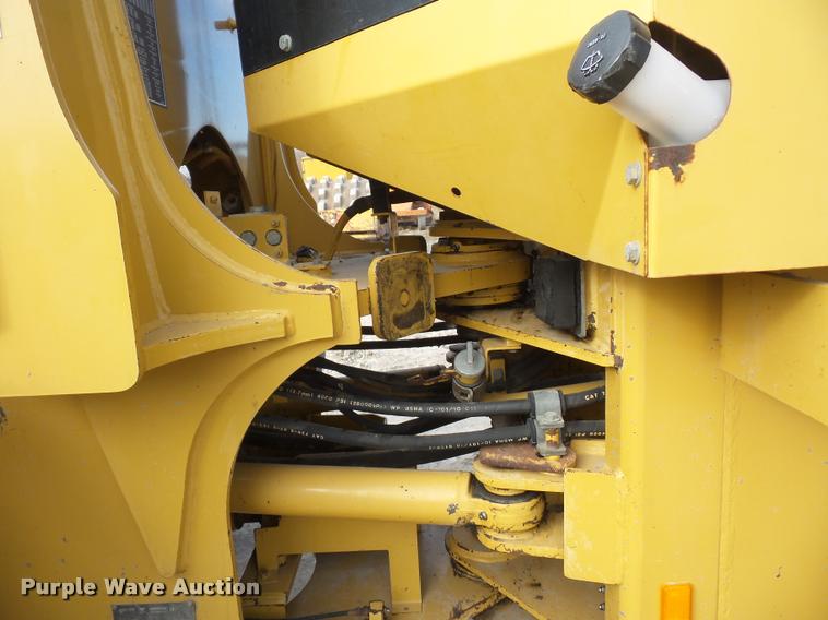 image for item L4570 2001 Caterpillar 928G wheel loader