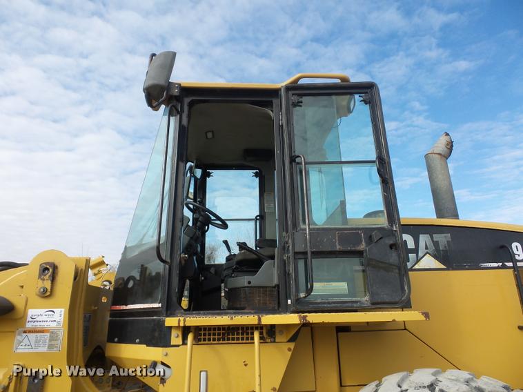 image for item L4570 2001 Caterpillar 928G wheel loader