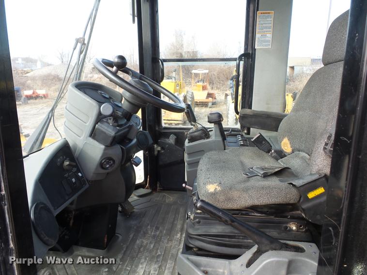 image for item L4570 2001 Caterpillar 928G wheel loader