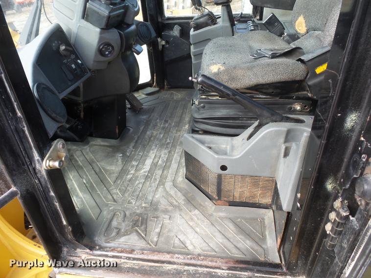 image for item L4570 2001 Caterpillar 928G wheel loader