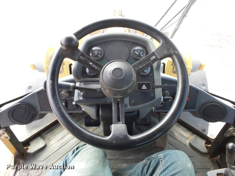 image for item L4570 2001 Caterpillar 928G wheel loader