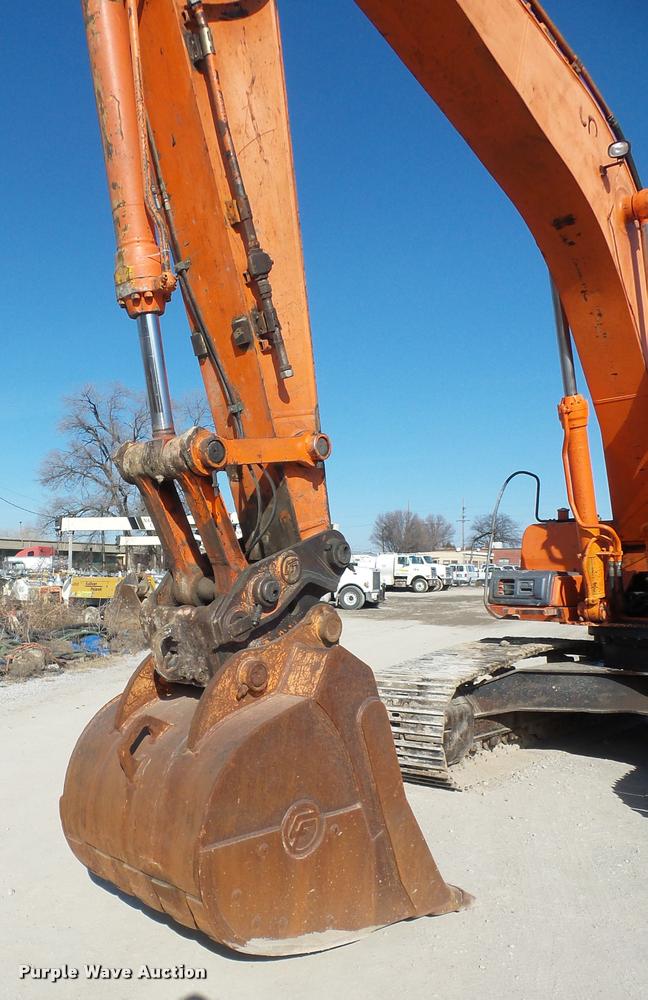 image for item L4575 2001 Hitachi EX270 LC excavator