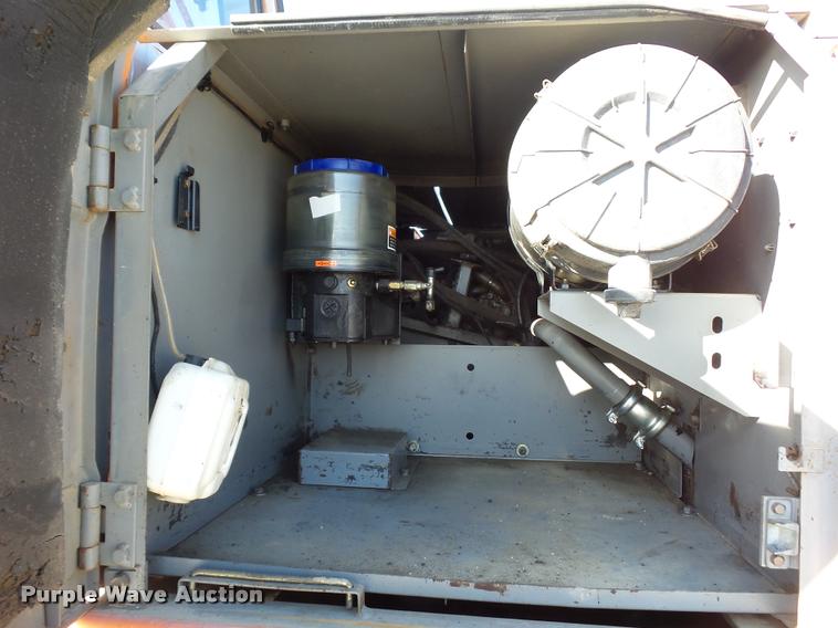 image for item L4575 2001 Hitachi EX270 LC excavator