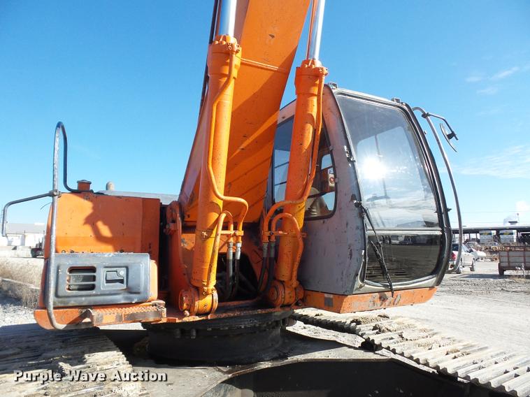 image for item L4575 2001 Hitachi EX270 LC excavator