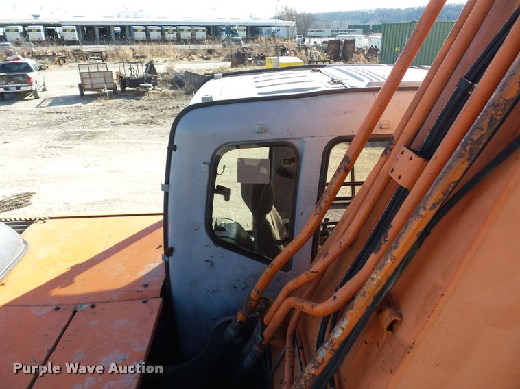 image for item L4575 2001 Hitachi EX270 LC excavator