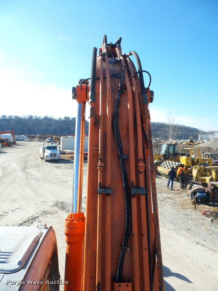 image for item L4575 2001 Hitachi EX270 LC excavator