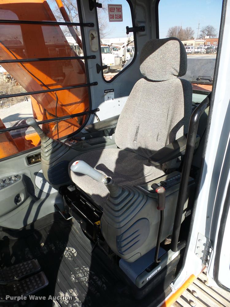 image for item L4575 2001 Hitachi EX270 LC excavator