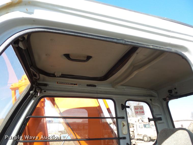 image for item L4575 2001 Hitachi EX270 LC excavator