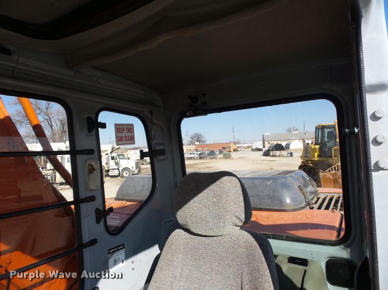 image for item L4575 2001 Hitachi EX270 LC excavator