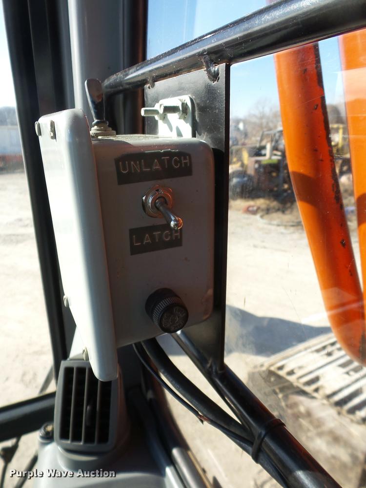 image for item L4575 2001 Hitachi EX270 LC excavator