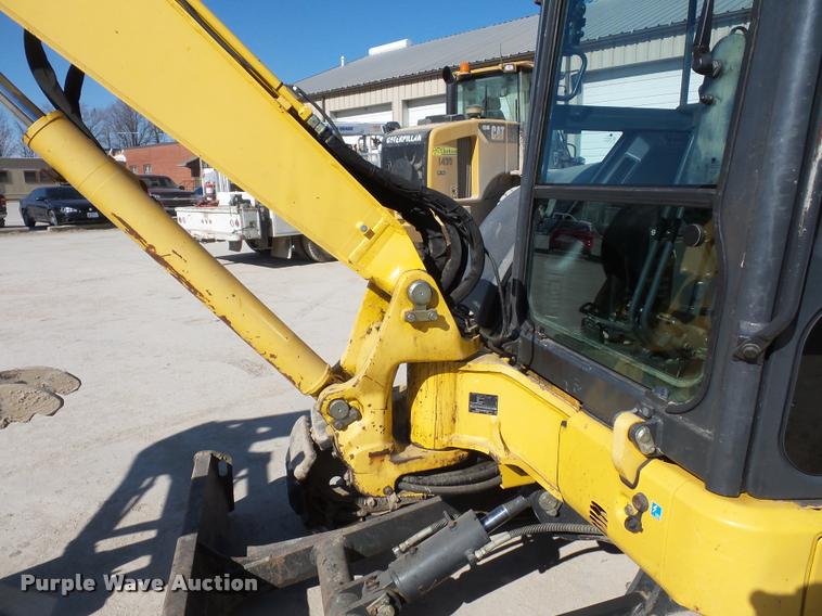 image for item L4584 2009 Komatsu PC55MR-3 compact excavator