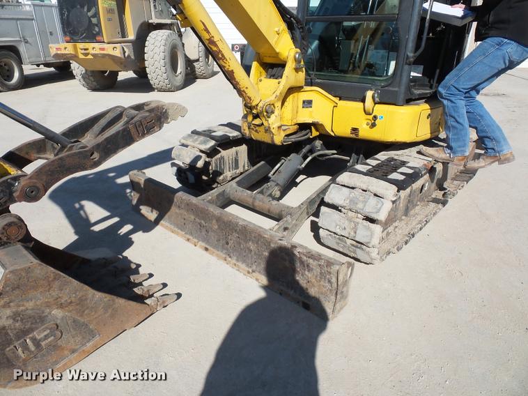 image for item L4584 2009 Komatsu PC55MR-3 compact excavator