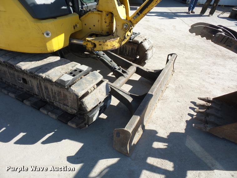 image for item L4584 2009 Komatsu PC55MR-3 compact excavator