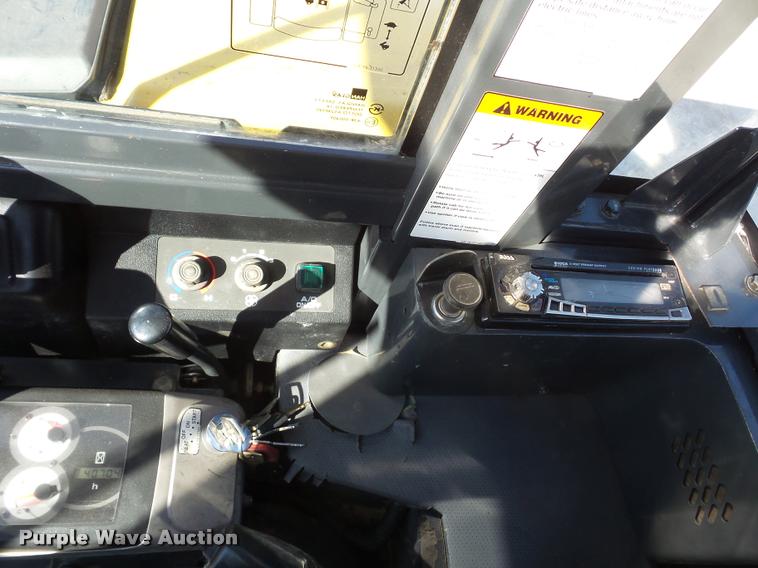 image for item L4584 2009 Komatsu PC55MR-3 compact excavator