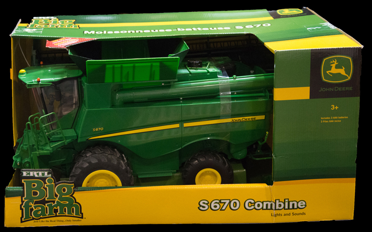 image for item DL9248 John Deere S680 Combine 1\/64 metal model