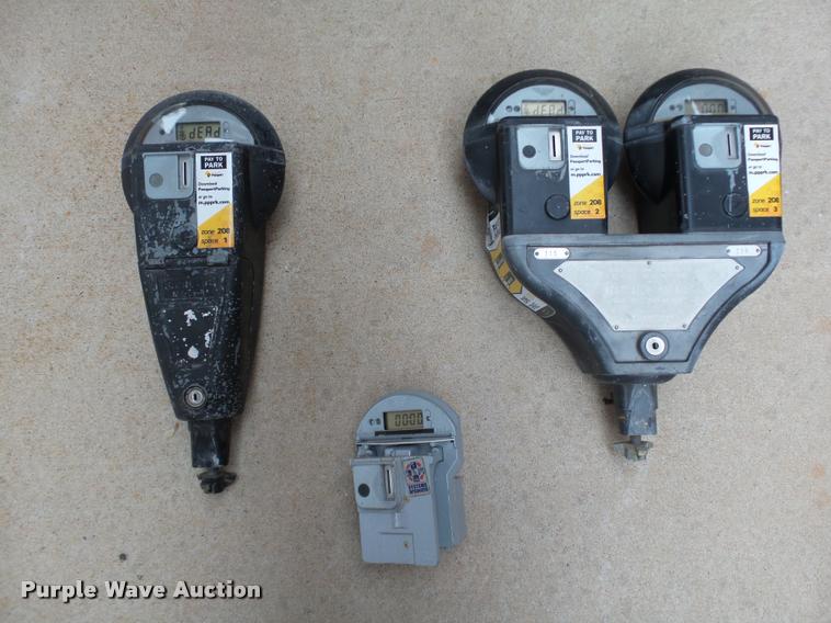 image for item AP9297 (58) Duncan Industries Eagle CK parking meters