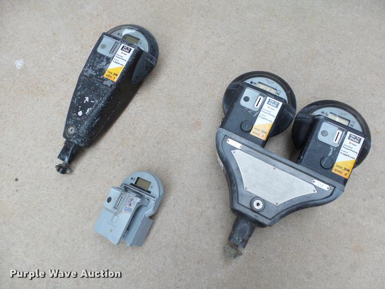 image for item AP9297 (58) Duncan Industries Eagle CK parking meters