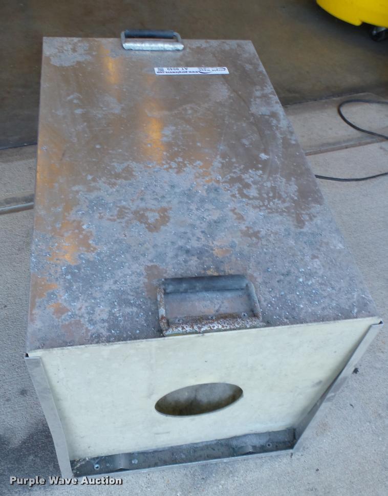 image for item AT9549 Mintie Omniaire 1000V hepa air filtration system