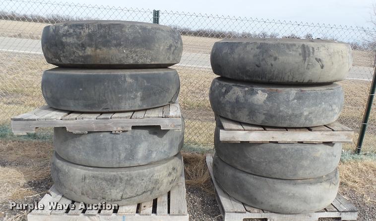 image for item AX9377 (8) 13.00-24TG smooth grader tires and wheels