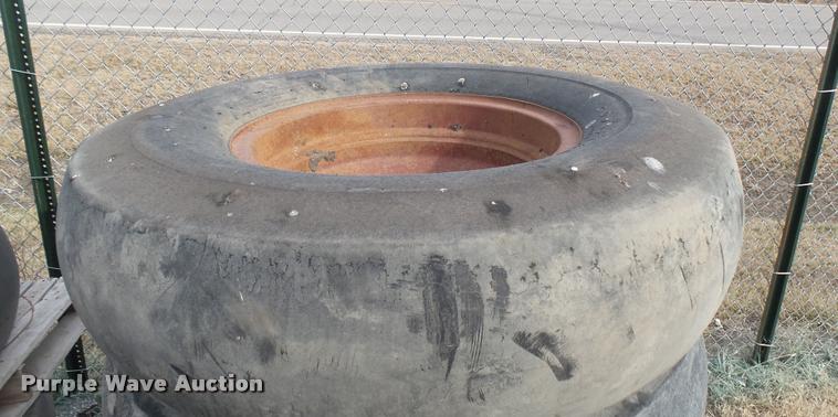 image for item AX9377 (8) 13.00-24TG smooth grader tires and wheels