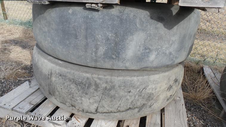 image for item AX9377 (8) 13.00-24TG smooth grader tires and wheels