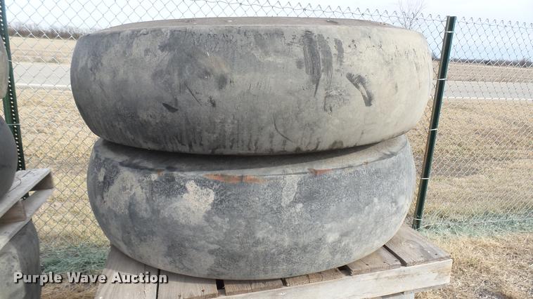 image for item AX9377 (8) 13.00-24TG smooth grader tires and wheels