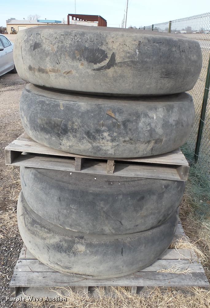 image for item AX9377 (8) 13.00-24TG smooth grader tires and wheels