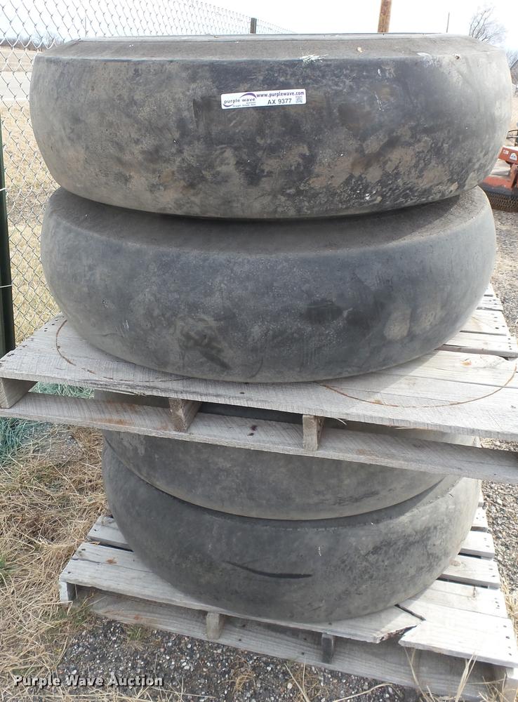 image for item AX9377 (8) 13.00-24TG smooth grader tires and wheels