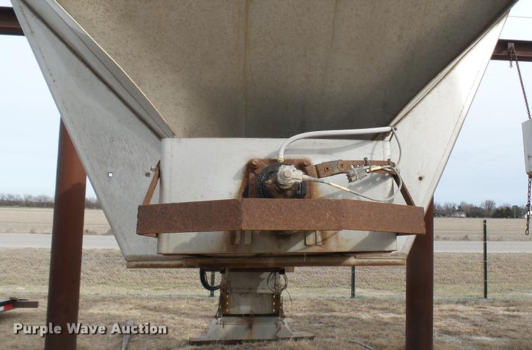 image for item AX9378 2003 Warren AC2420-14 stainless steel spreader