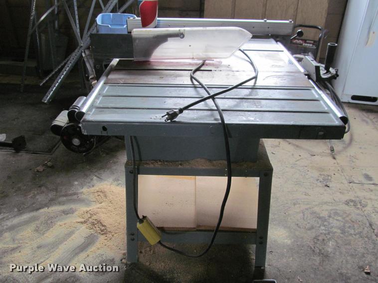 image for item BT9005 Delta table saw
