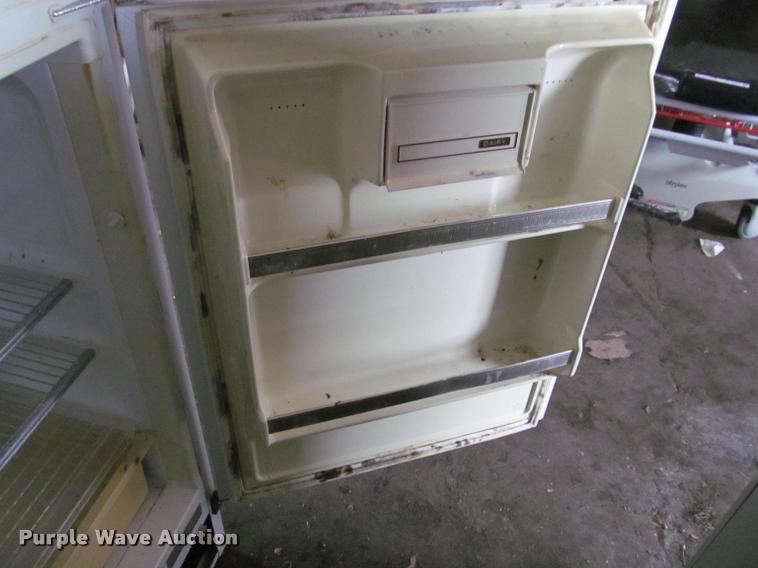 image for item BT9017 (2) Whirlpool refrigerators