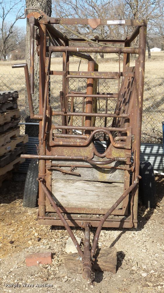 image for item BT9047 WW cattle chute