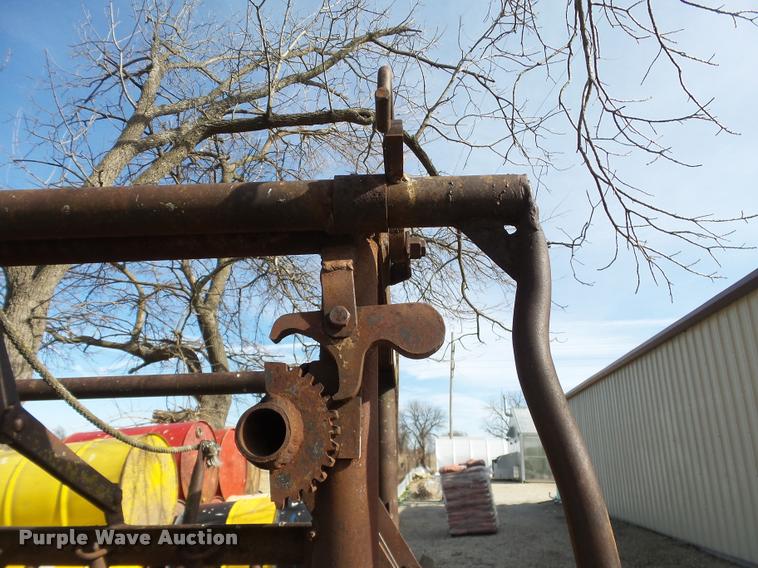 image for item BT9047 WW cattle chute