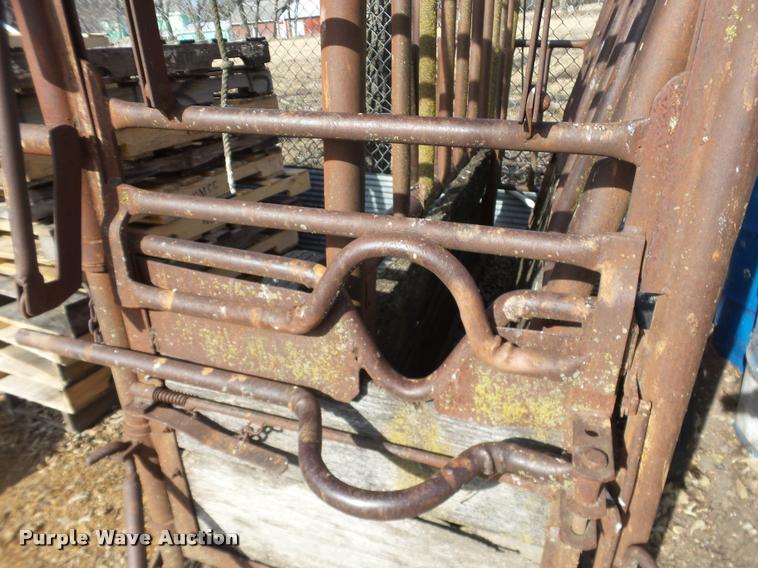 image for item BT9047 WW cattle chute