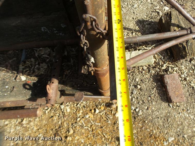 image for item BT9047 WW cattle chute